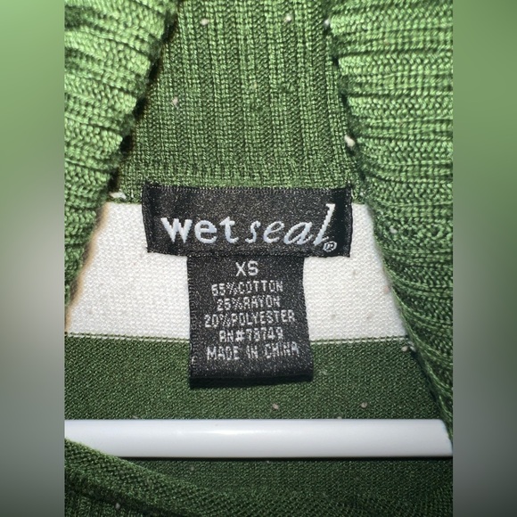 $1 SWEATER BLOUSE. GREAT CONDITION. SIZE XS. $1 WITH ANY $10 ORDER OR MORE - Picture 5 of 5